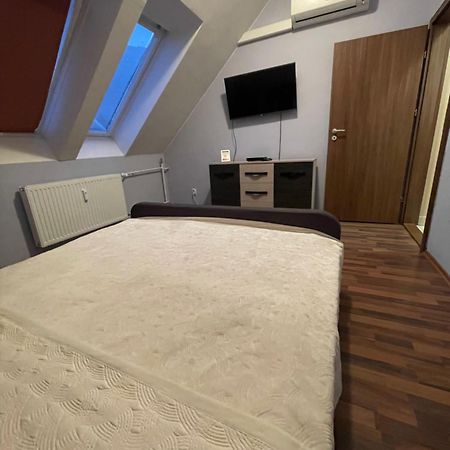 Palank Apartman Mosonmagyaróvár Екстериор снимка