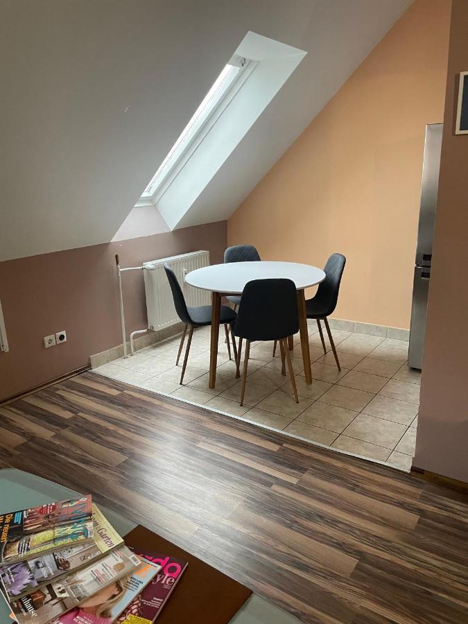 Palank Apartman Mosonmagyaróvár Екстериор снимка