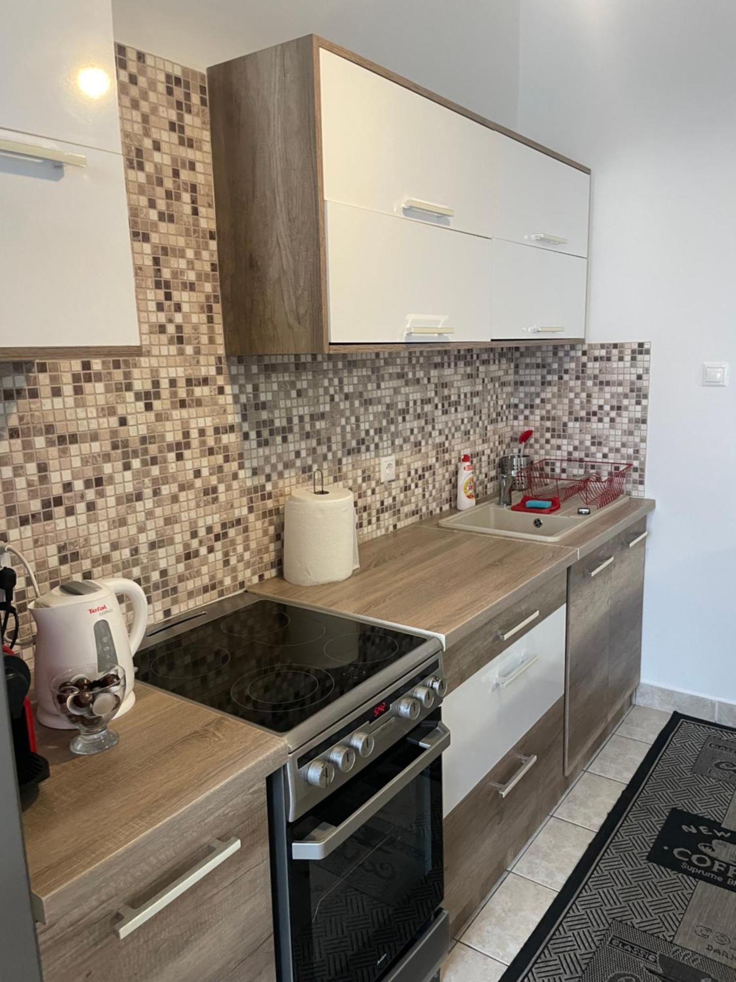 Palank Apartman Mosonmagyaróvár Екстериор снимка