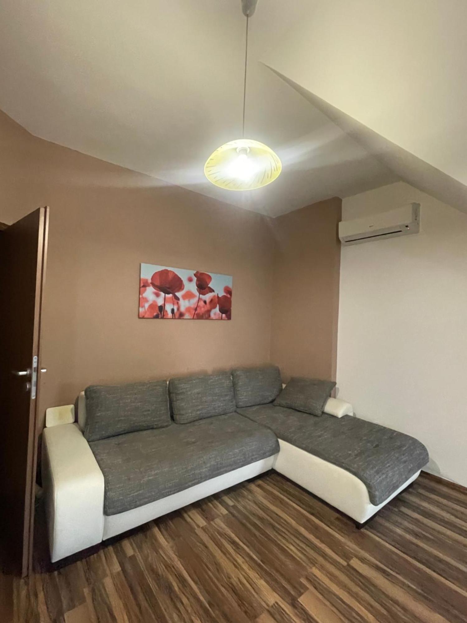 Palank Apartman Mosonmagyaróvár Екстериор снимка