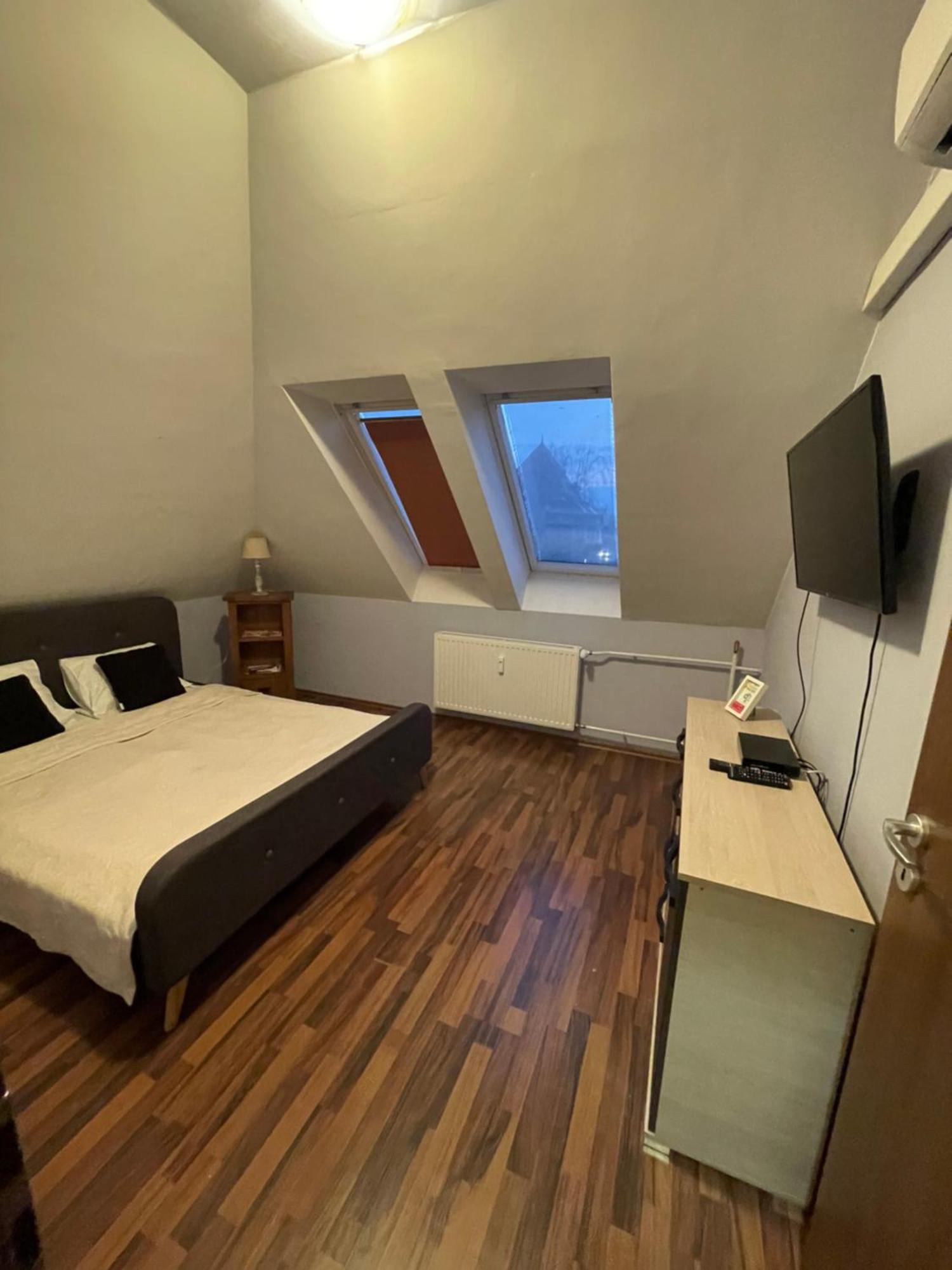 Palank Apartman Mosonmagyaróvár Екстериор снимка