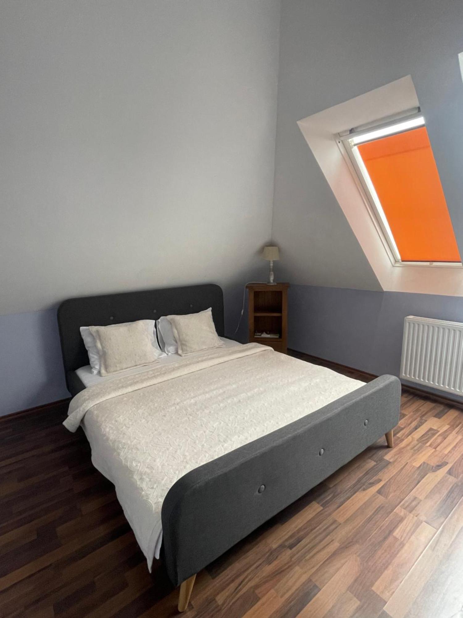Palank Apartman Mosonmagyaróvár Екстериор снимка