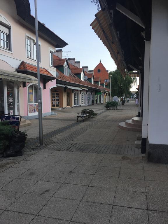 Palank Apartman Mosonmagyaróvár Екстериор снимка