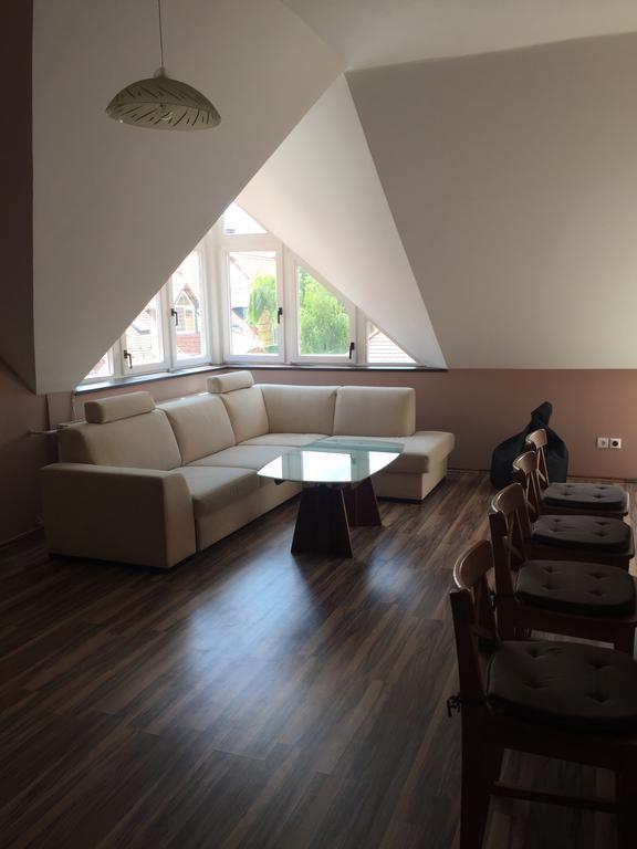 Palank Apartman Mosonmagyaróvár Екстериор снимка