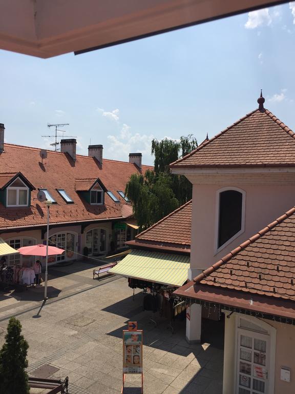 Palank Apartman Mosonmagyaróvár Екстериор снимка